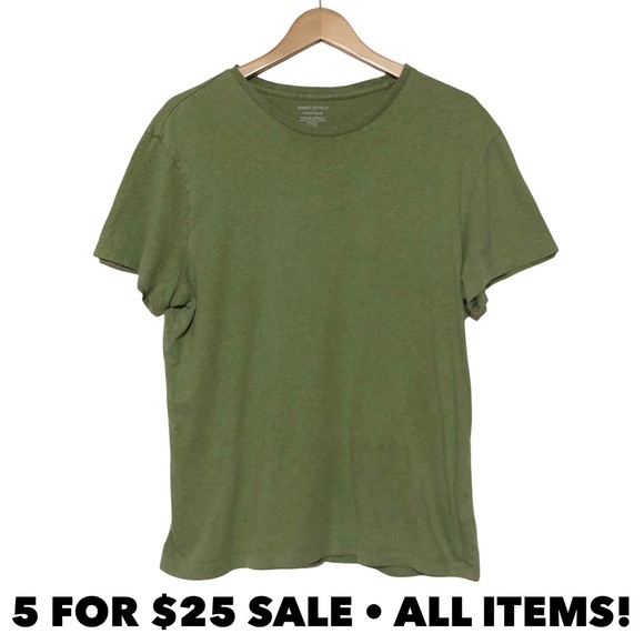 Banana Republic Fitted Crew Tee